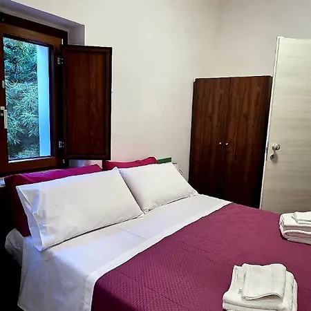 Il Villino Dei 4 Castagni Bed & Breakfast 3*